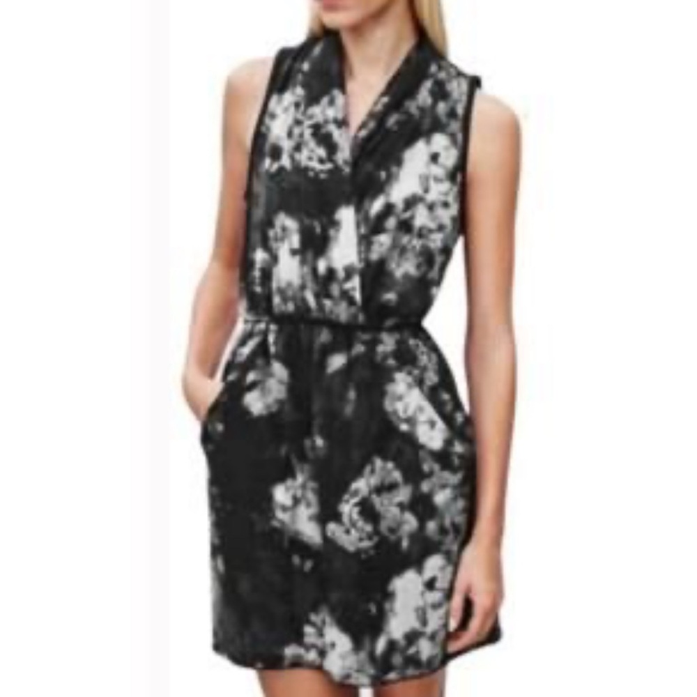 Aritzia Wilfred Navy Blue/Black and Off White Abstract Floral Sabine Dress